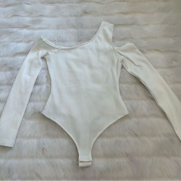 Off The Shoulder Bodysuit (S) - Picture 1 of 11